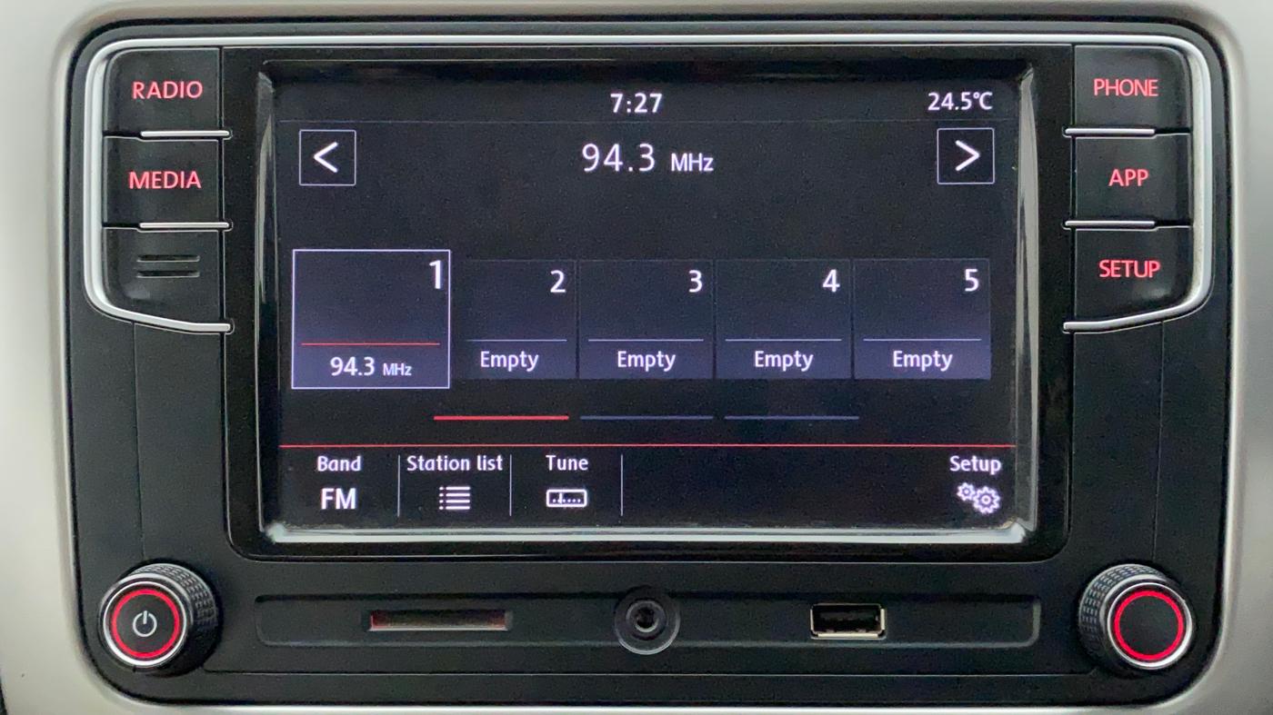 2017 Volkswagen Polo HIGHLINE1.2L, Petrol, Manual, 35,932 km, Infotainment System