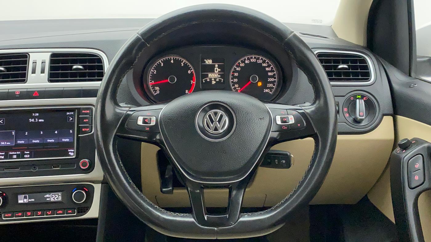 2017 Volkswagen Polo HIGHLINE1.2L, Petrol, Manual, 35,932 km, Steering Wheel Close Up