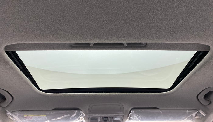 2021 Skoda KUSHAQ STYLE 1.0TSI MT, Petrol, Manual, 7,886 km, Moonroof/ Sunroof