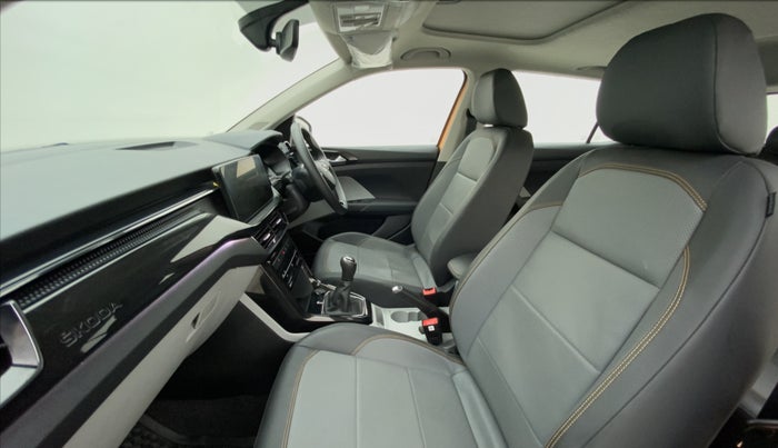 2021 Skoda KUSHAQ STYLE 1.0TSI MT, Petrol, Manual, 7,886 km, Right Side Front Door Cabin