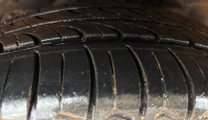 2016 Ford Figo Aspire TITANIUM 1.5 PETROL AT, Petrol, Automatic, 57,077 km, Left Front Tyre Tread