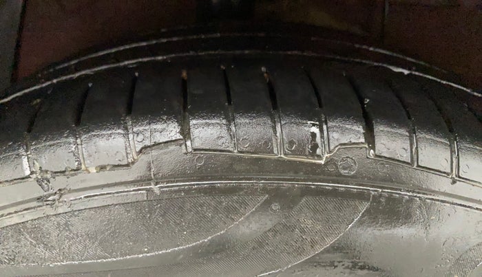 2014 Hyundai Xcent SX 1.2 (O), CNG, Manual, 80,125 km, Right Rear Tyre Tread