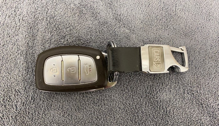 2014 Hyundai Xcent SX 1.2 (O), CNG, Manual, 80,125 km, Key Close Up