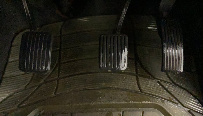 2014 Hyundai Xcent SX 1.2 (O), CNG, Manual, 80,125 km, Pedals