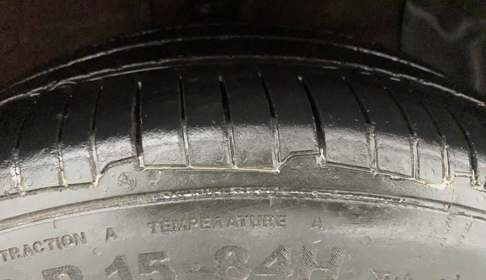 2014 Hyundai Xcent SX 1.2 (O), CNG, Manual, 80,125 km, Right Front Tyre Tread