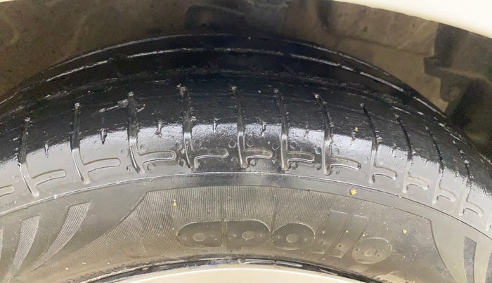 2016 Maruti Celerio VXI, Petrol, Manual, 49,298 km, Right Front Tyre Tread