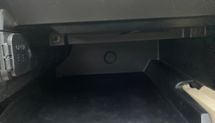 2017 Toyota Etios Liva VXD, Diesel, Manual, 32,469 km, Cooled Glove Box