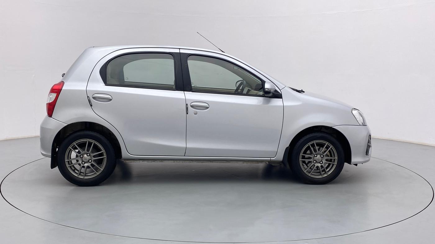 2017 Toyota Etios Liva VXD, Diesel, Manual, 32,469 km, Right Side View