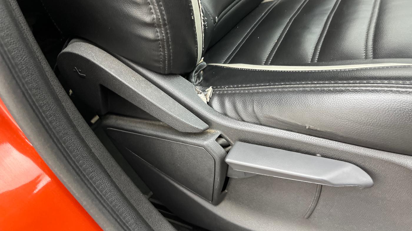 2015 Ford Ecosport TITANIUM 1.5L PETROL AT, Petrol, Automatic, 47,801 km, Driver Side Adjustment Panel