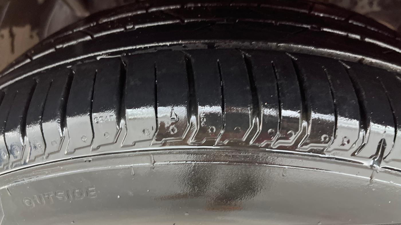 2015 Ford Ecosport TITANIUM 1.5L PETROL AT, Petrol, Automatic, 47,801 km, Left Front Tyre Tread