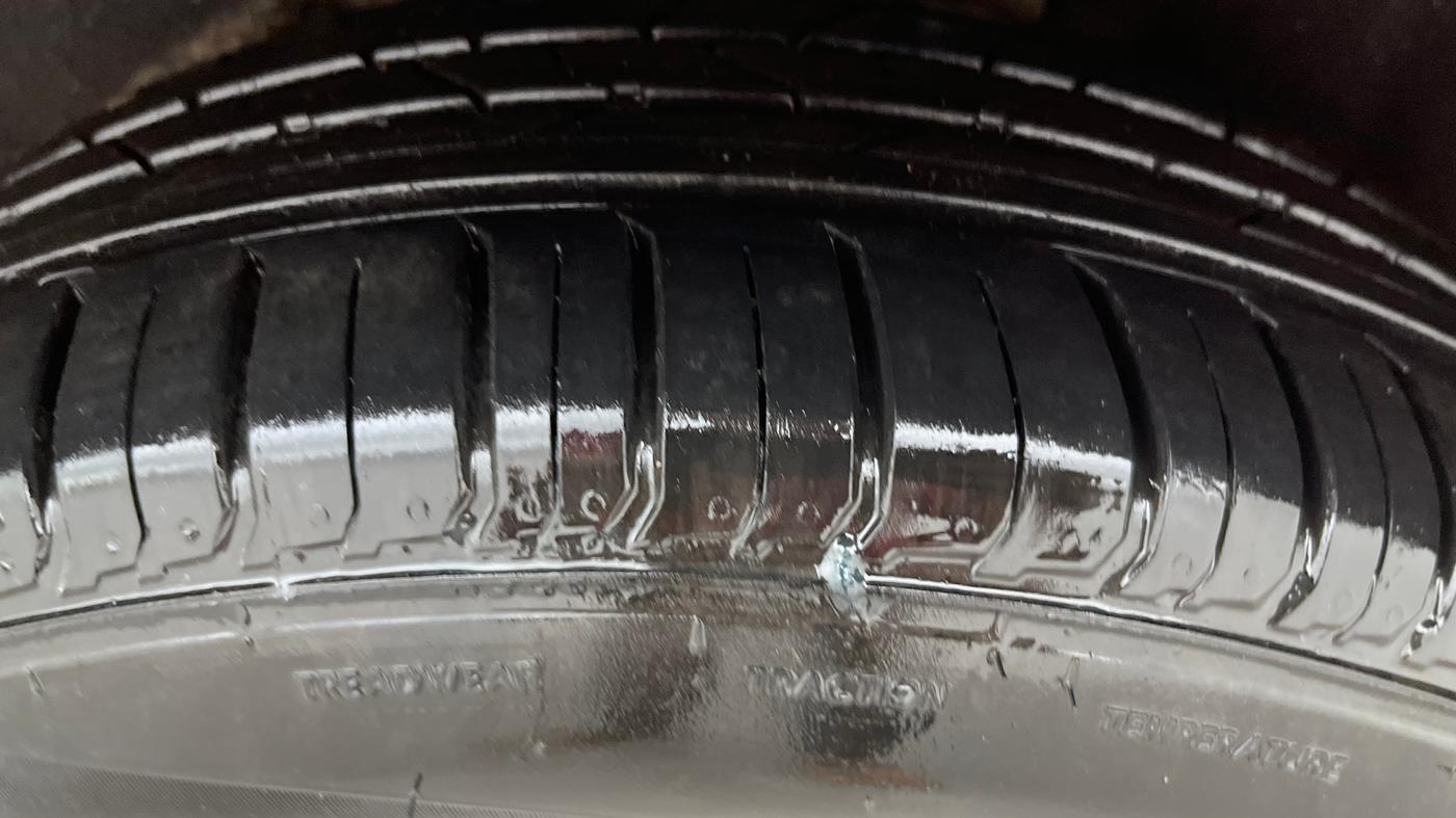 2015 Ford Ecosport TITANIUM 1.5L PETROL AT, Petrol, Automatic, 47,801 km, Left Rear Tyre Tread