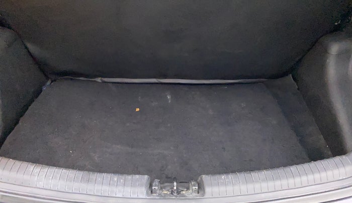 2015 Hyundai Grand i10 SPORTZ 1.2 KAPPA VTVT, Petrol, Manual, 91,383 km, Boot Inside