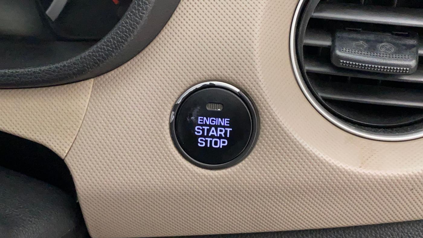 2015 Hyundai Grand i10 SPORTZ 1.2 KAPPA VTVT, Petrol, Manual, 91,383 km, Keyless Start/ Stop Button