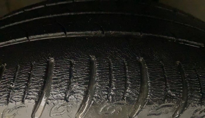 2020 Tata ALTROZ XT PETROL, Petrol, Manual, 53,590 km, Right Front Tyre Tread