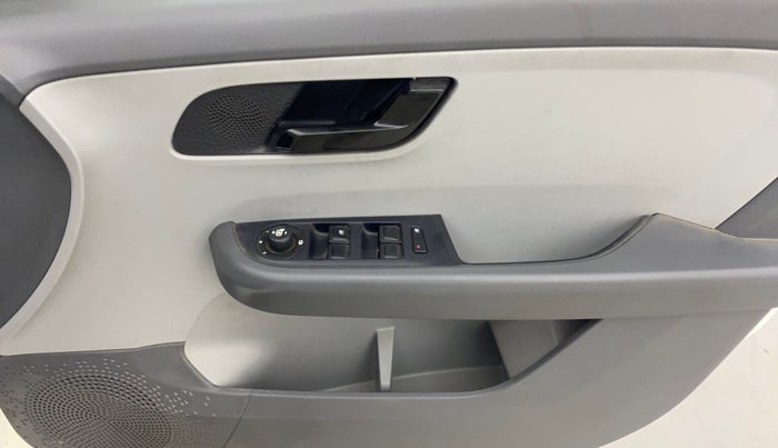 2020 Tata ALTROZ XT PETROL, Petrol, Manual, 53,590 km, Driver Side Door Panels Control