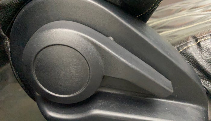 2020 Tata ALTROZ XT PETROL, Petrol, Manual, 53,590 km, Driver Side Adjustment Panel