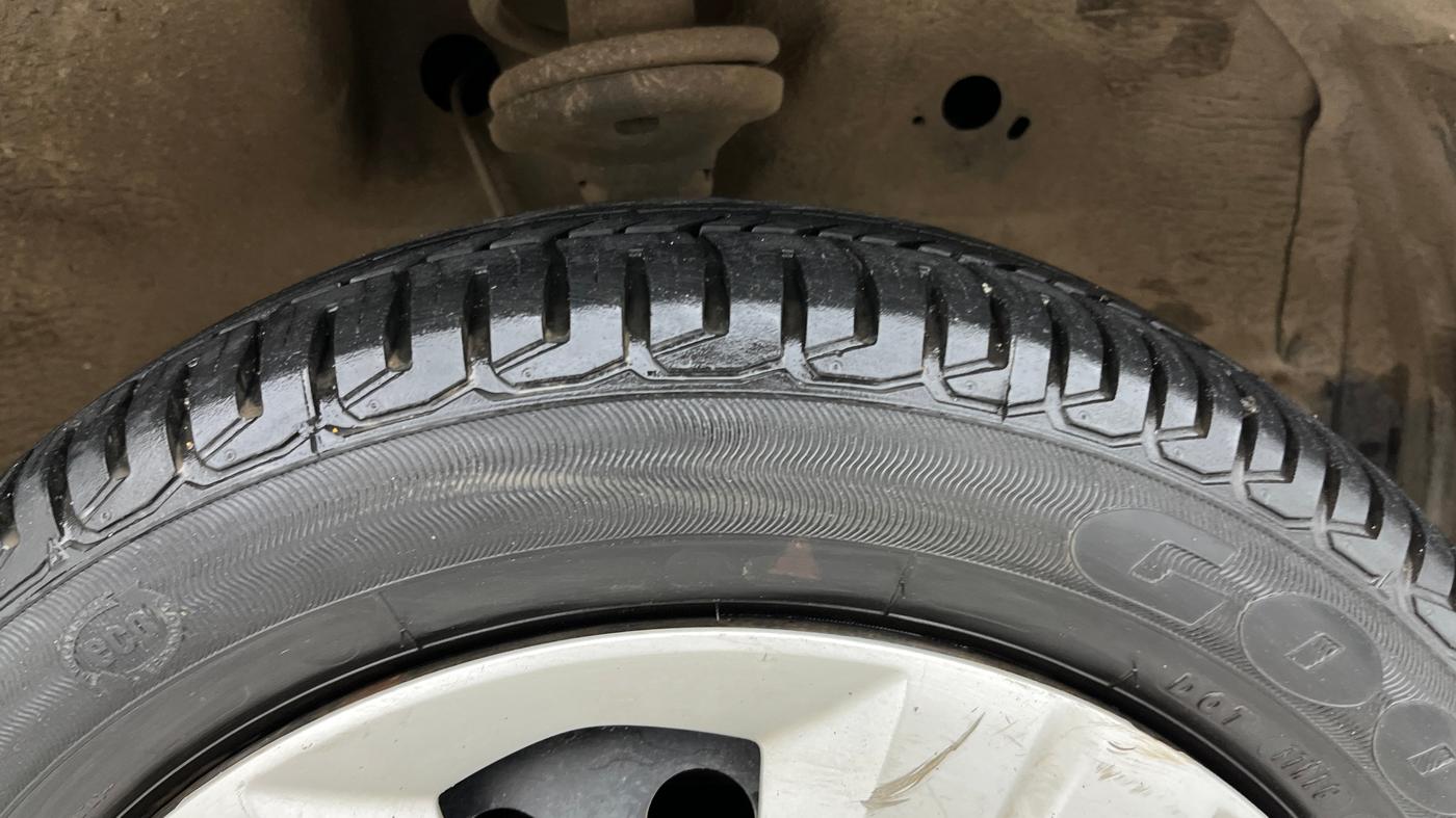 2018 Maruti Wagon R 1.0 VXI AMT, Petrol, Automatic, 33,058 km, Right Front Tyre Tread