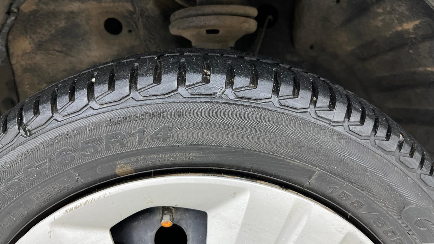 2018 Maruti Wagon R 1.0 VXI AMT, Petrol, Automatic, 33,058 km, Left Front Tyre Tread