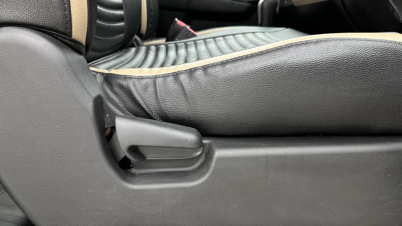 2018 Maruti Wagon R 1.0 VXI AMT, Petrol, Automatic, 33,058 km, Driver Side Adjustment Panel