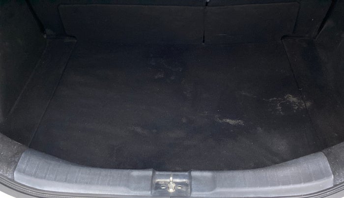 2016 Honda Jazz VX  1.2, Petrol, Manual, 29,949 km, Boot Inside View