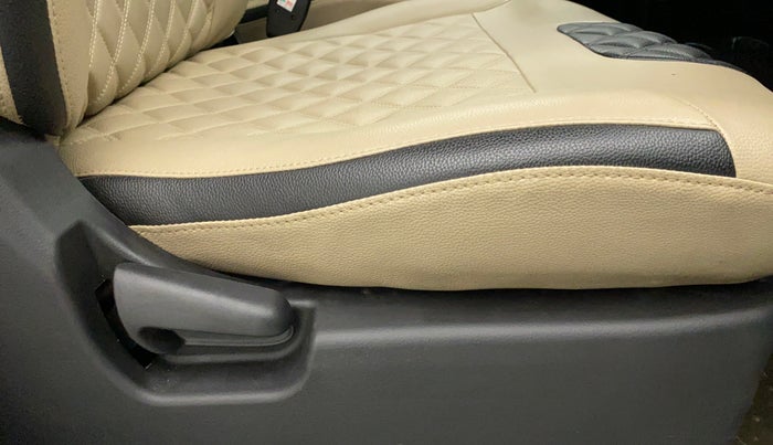 2018 Maruti Wagon R 1.0 LXI CNG, CNG, Manual, 56,733 km, Driver Side Adjustment Panel