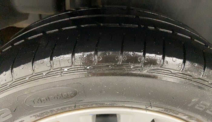 2020 Maruti Ciaz DELTA 1.5 SHVS VVT MT, Petrol, Manual, 21,487 km, Right Rear Tyre Tread