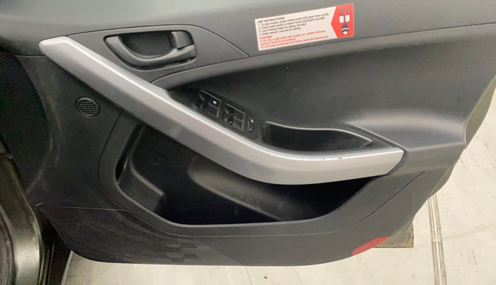 2023 Tata NEXON XMA PLUS SUNROOF PETROL, Petrol, Automatic, 20,224 km, Driver Side Door Panels Control