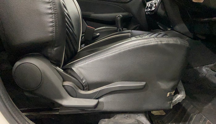 2023 Maruti Swift VXI, Petrol, Manual, 17,221 km, Driver Side Adjustment Panel