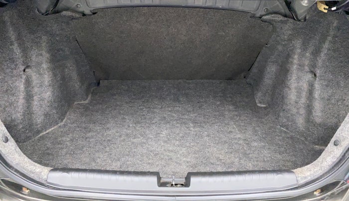 2016 Honda Amaze 1.2 SX MT I VTEC, Petrol, Manual, 16,721 km, Boot Inside