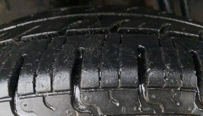 2017 Renault Kwid RXL, Petrol, Manual, 23,472 km, Right Rear Tyre Tread