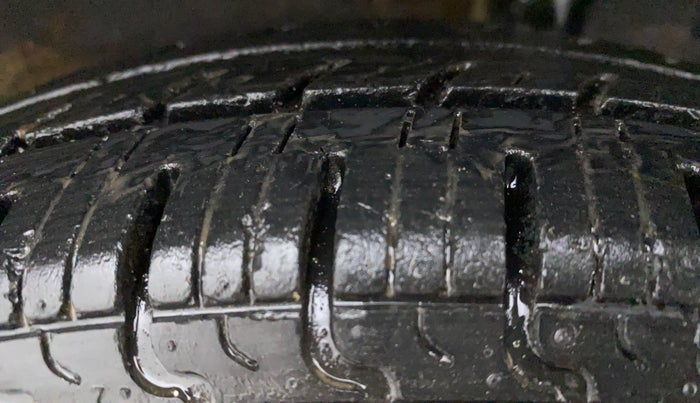 2017 Renault Kwid RXL, Petrol, Manual, 23,472 km, Left Rear Tyre Tread