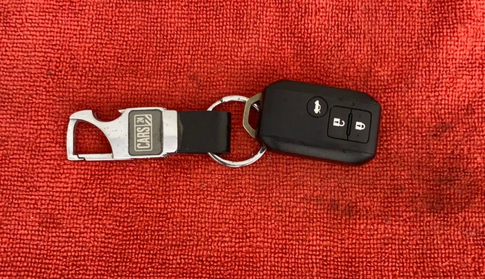 2017 Maruti Dzire ZXI AMT, CNG, Automatic, 60,595 km, Key Close Up
