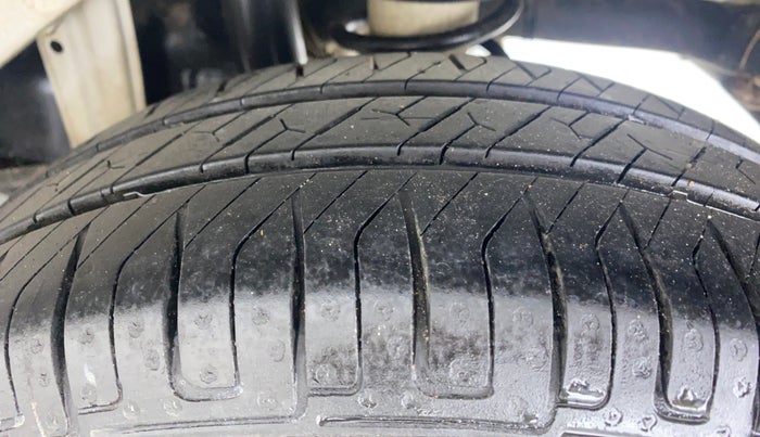 2013 Maruti Alto K10 LXI P, Petrol, Manual, 16,202 km, Left Rear Tyre Tread