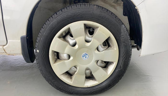 2013 Maruti Alto K10 LXI P, Petrol, Manual, 16,202 km, Right Front Wheel
