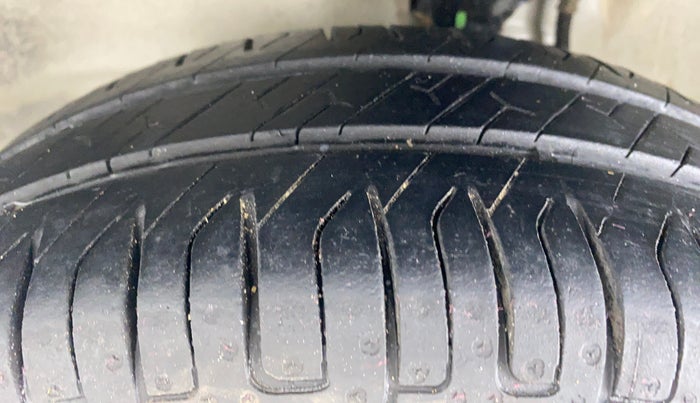 2013 Maruti Alto K10 LXI P, Petrol, Manual, 16,202 km, Left Front Tyre Tread