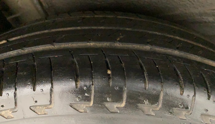 2017 Maruti IGNIS ZETA 1.2 AMT, Petrol, Automatic, 68,890 km, Right Rear Tyre Tread