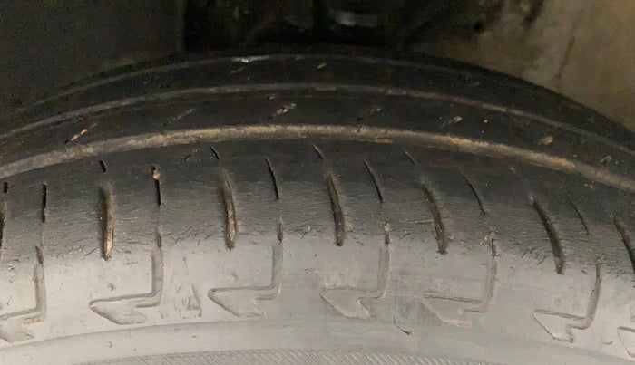 2017 Maruti IGNIS ZETA 1.2 AMT, Petrol, Automatic, 68,890 km, Left Front Tyre Tread