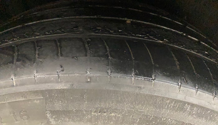 2020 Maruti Vitara Brezza ZXI AT SHVS, Petrol, Automatic, 83,488 km, Right Rear Tyre Tread