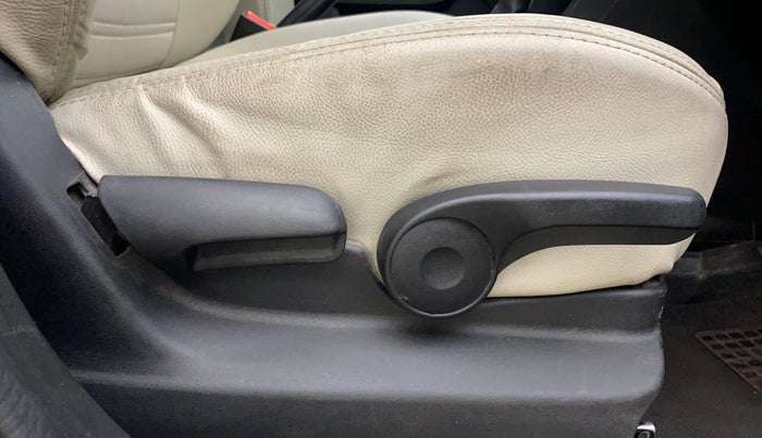 2020 Maruti Vitara Brezza ZXI AT SHVS, Petrol, Automatic, 83,488 km, Driver Side Adjustment Panel