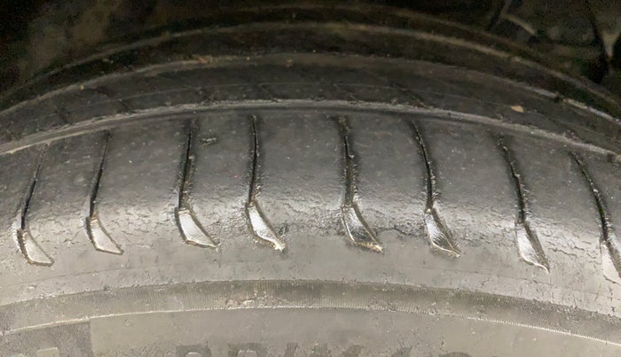 2020 Maruti Vitara Brezza ZXI AT SHVS, Petrol, Automatic, 83,488 km, Right Front Tyre Tread