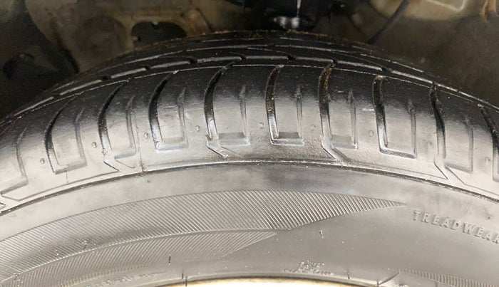 2017 Hyundai Creta SX PLUS AT 1.6 DIESEL, Diesel, Automatic, 89,988 km, Left Front Tyre Tread