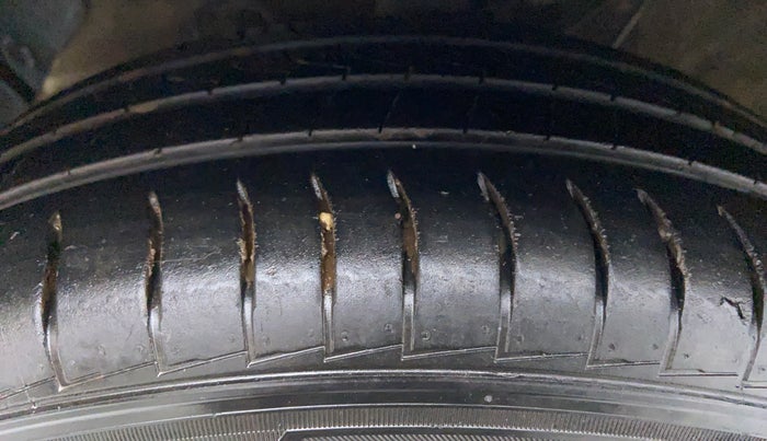 2019 Hyundai NEW SANTRO 1.1 SPORTS AMT, Petrol, Automatic, 14,808 km, Left Front Tyre Tread