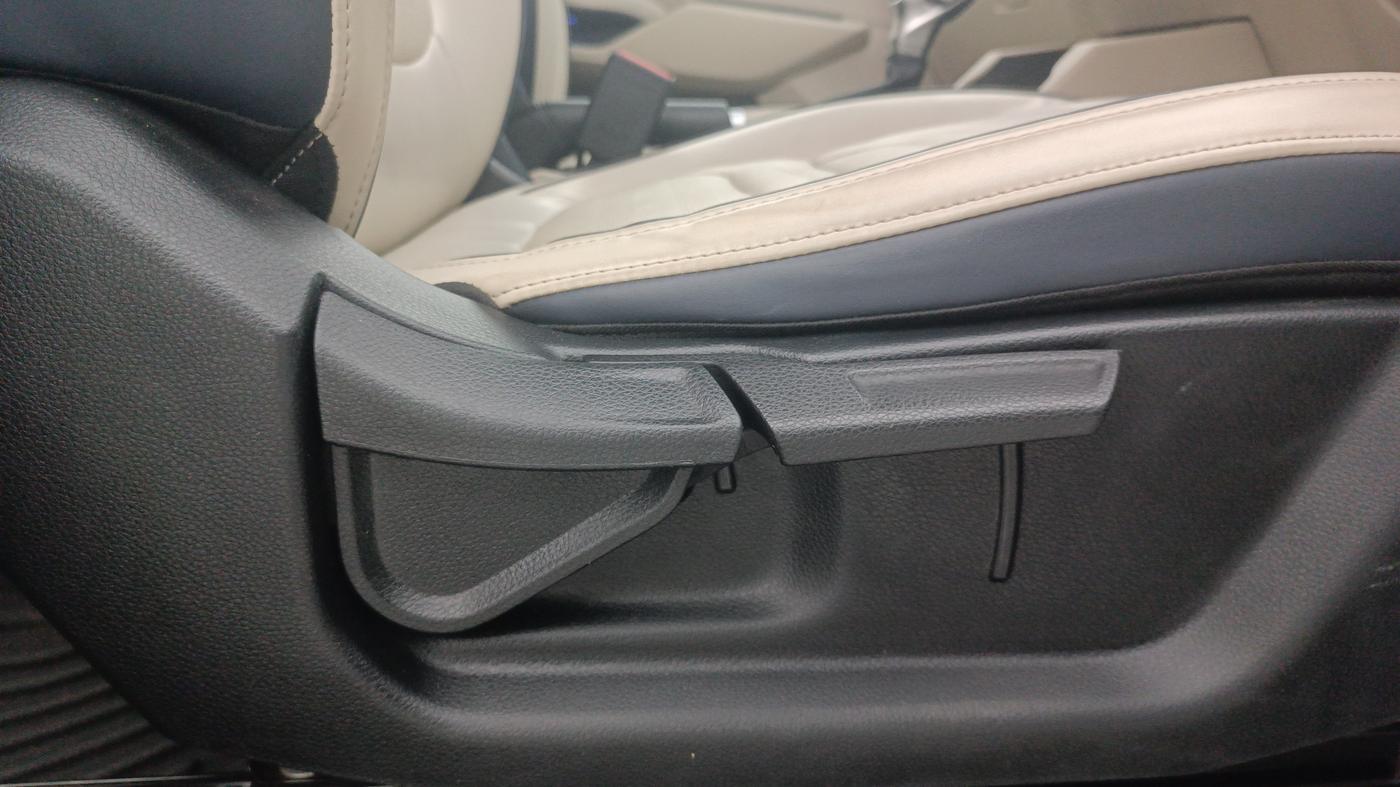 2024 KIA CARENS Luxury Plus 1.5 Turbo Petrol DCT 7 STR, Petrol, Automatic, 72,776 km, Driver Side Adjustment Panel