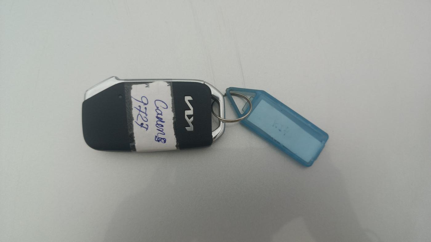 2024 KIA CARENS Luxury Plus 1.5 Turbo Petrol DCT 7 STR, Petrol, Automatic, 72,776 km, Key Close Up