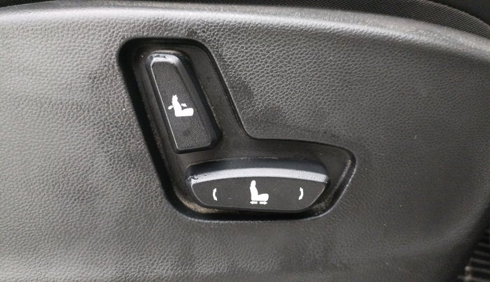 2021 MG HECTOR SHARP 1.5 PETROL CVT, Petrol, Automatic, 1,22,488 km, Driver Side Adjustment Panel