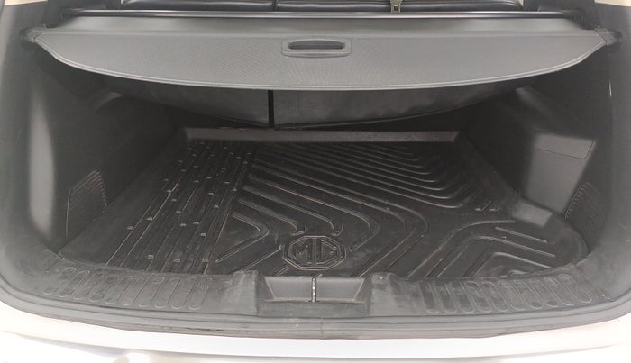 2021 MG HECTOR SHARP 1.5 PETROL CVT, Petrol, Automatic, 1,22,488 km, Boot Inside