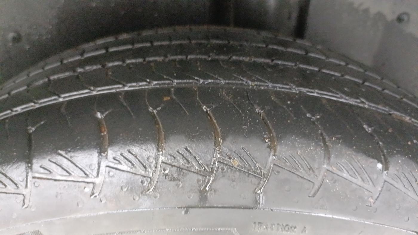 2021 MG HECTOR SHARP 1.5 PETROL CVT, Petrol, Automatic, 1,22,498 km, Left Rear Tyre Tread