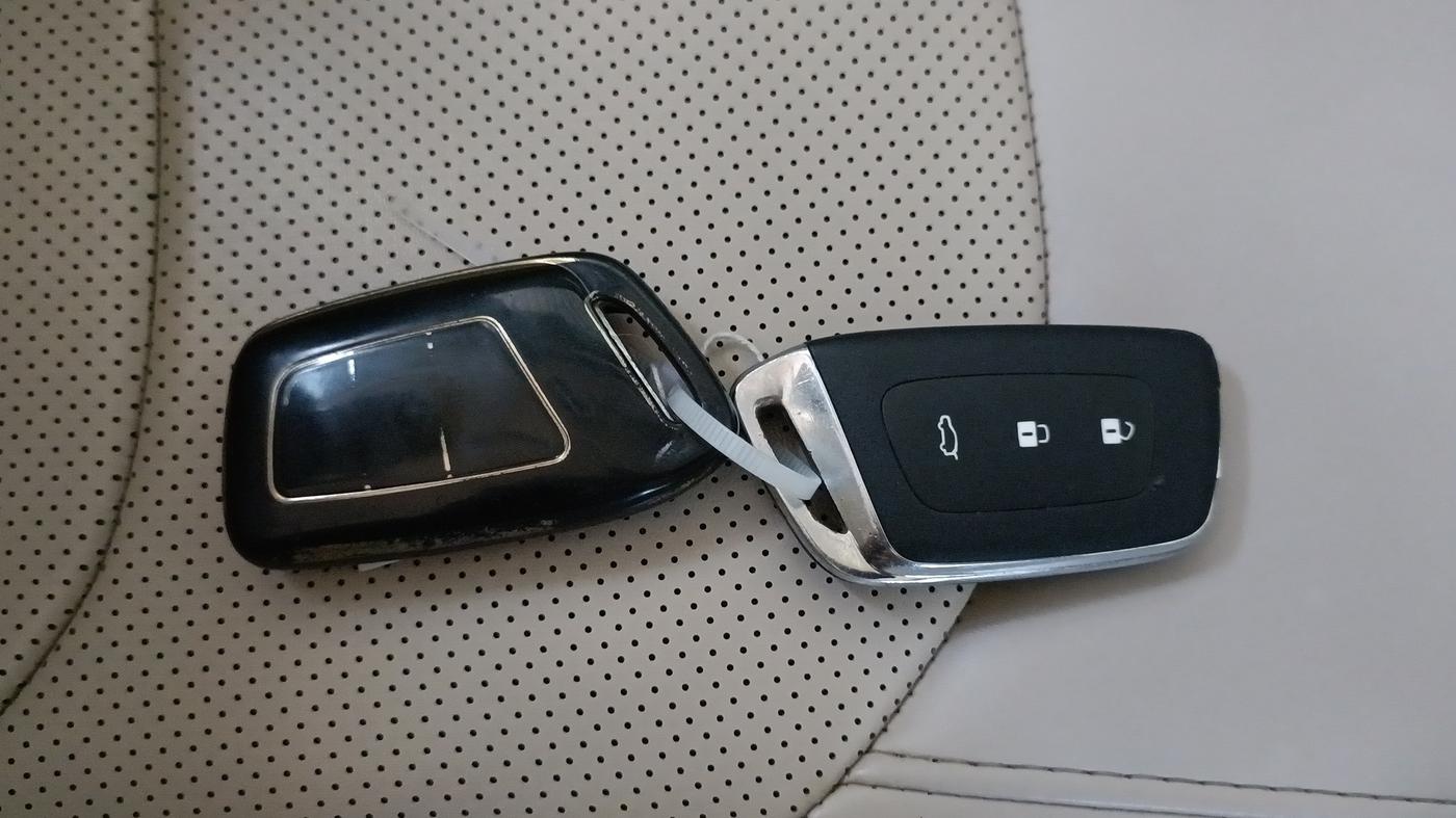 2021 MG HECTOR SHARP 1.5 PETROL CVT, Petrol, Automatic, 1,22,498 km, Key Close Up