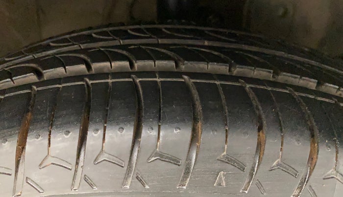 2015 Honda City 1.5L I-VTEC VX CVT, Petrol, Automatic, 1,09,144 km, Right Front Tyre Tread