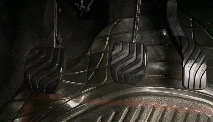 2024 Renault Kwid RXT 1.0, Petrol, Manual, 8,653 km, Pedals